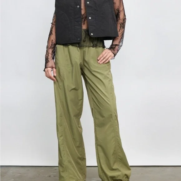 Elastic Drawstring Waist and Bottom Detail - Picture 6 of 6